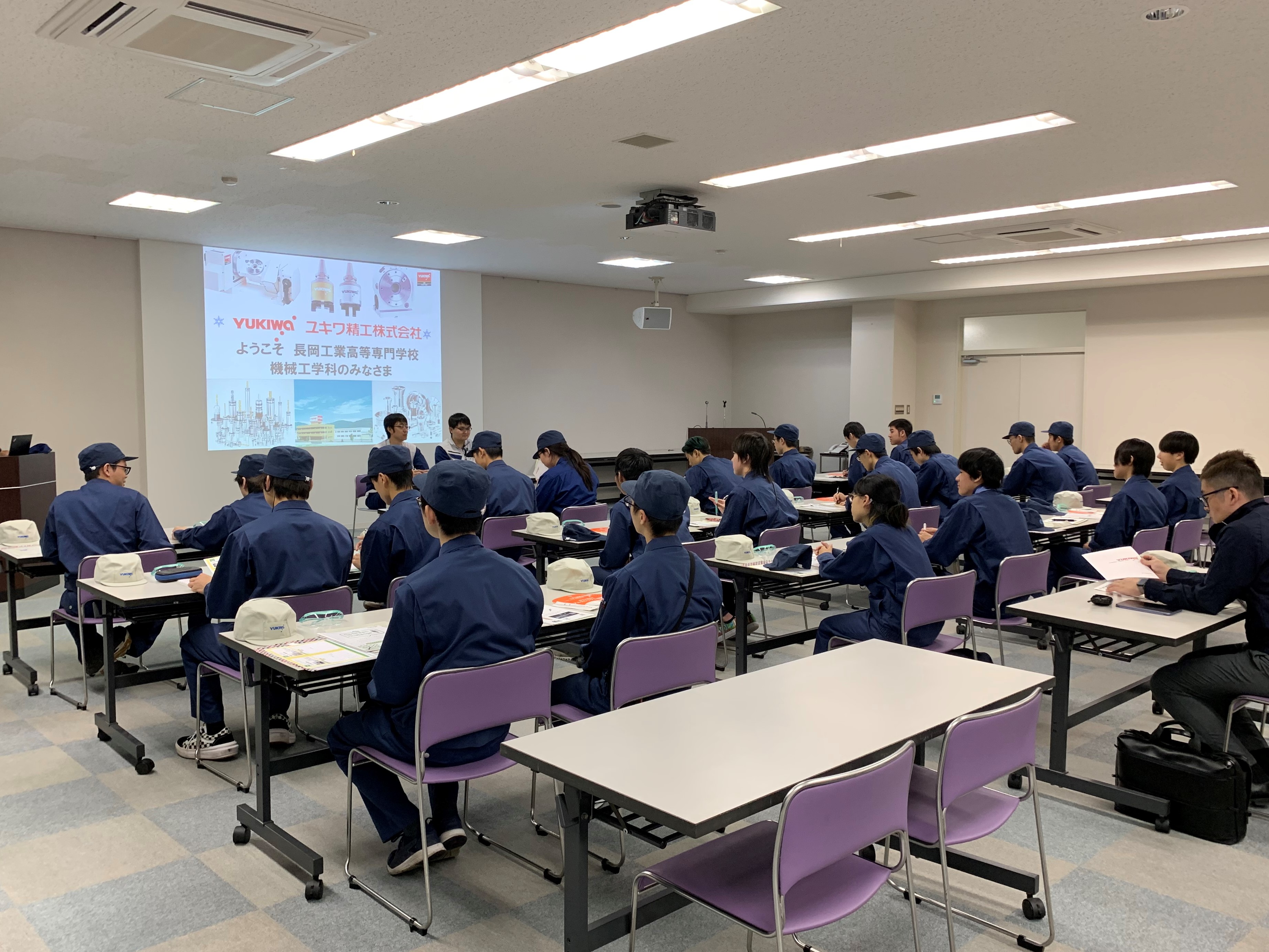 長岡工業高等専門学校の皆さまが工場見学に来社されました。